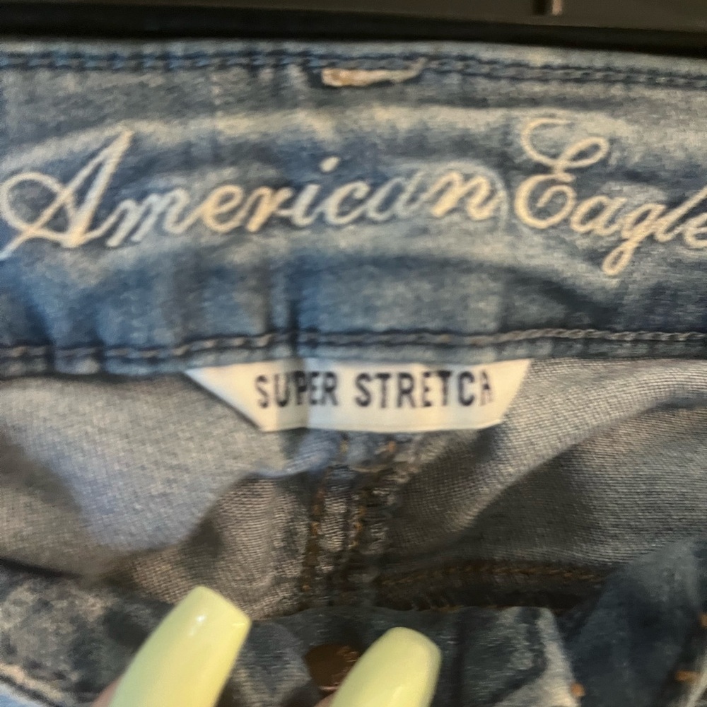 AE Distressed Light Blue Jeans - Picture 8 of 9